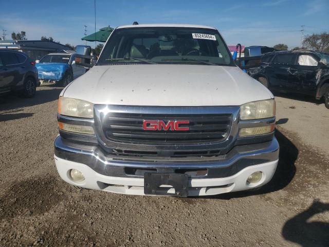 Photo 4 VIN: 1GTHC23275F938231 - GMC SIERRA C25 