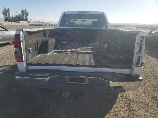 Photo 5 VIN: 1GTHC23275F938231 - GMC SIERRA C25 