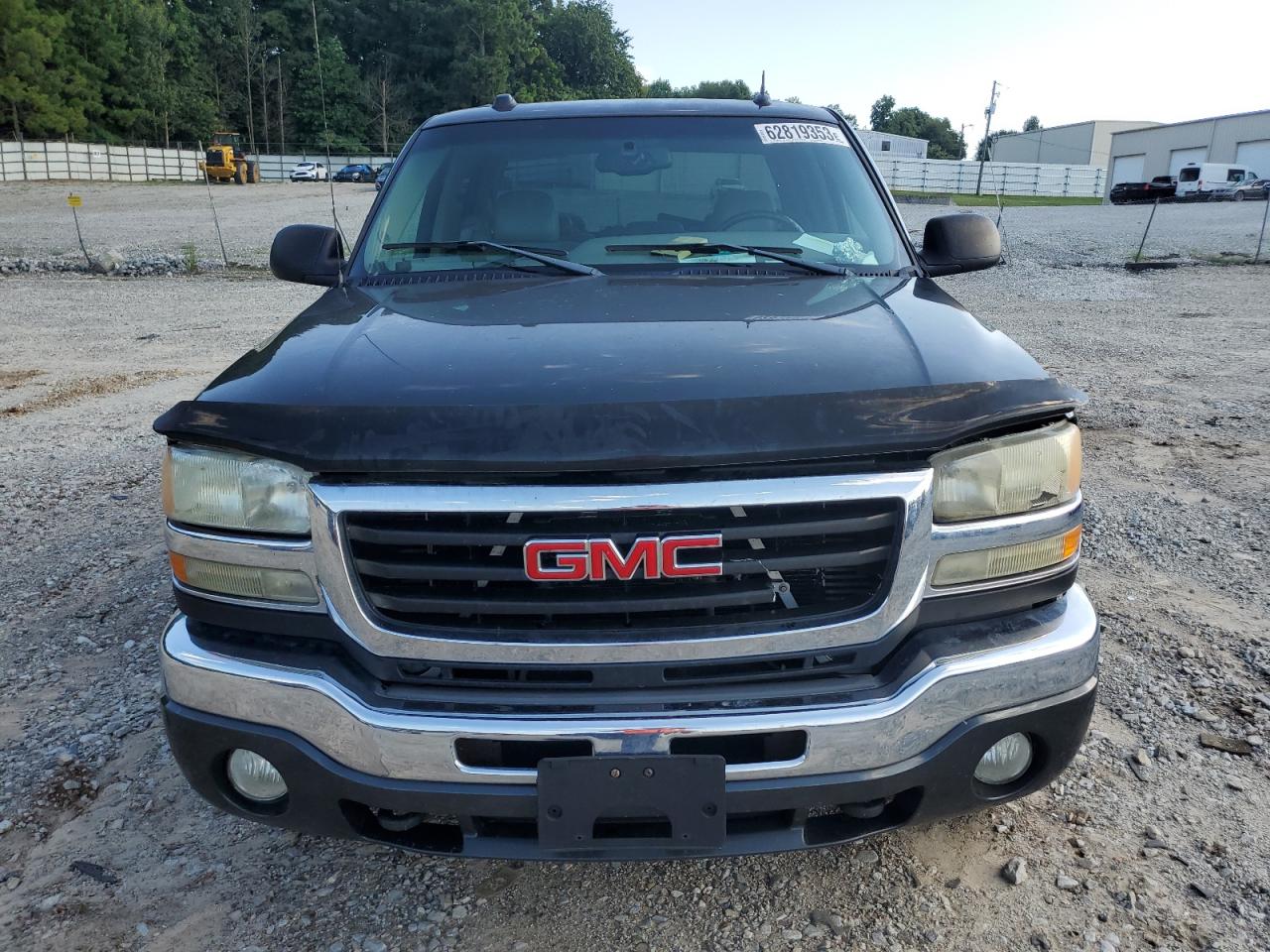 Photo 4 VIN: 1GTHC23284F242511 - GMC SIERRA 