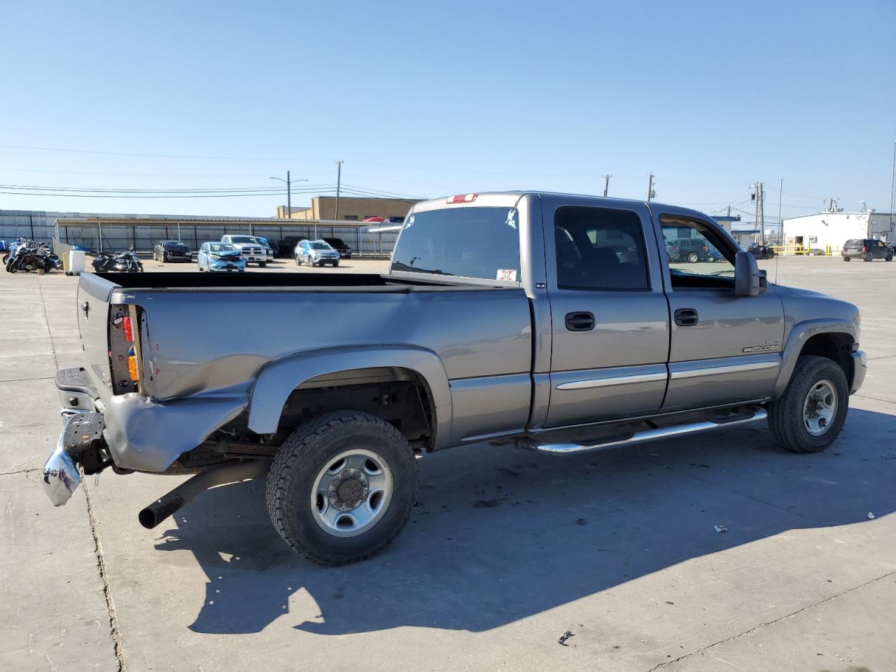 Photo 2 VIN: 1GTHC23D16F256979 - GMC SIERRA 