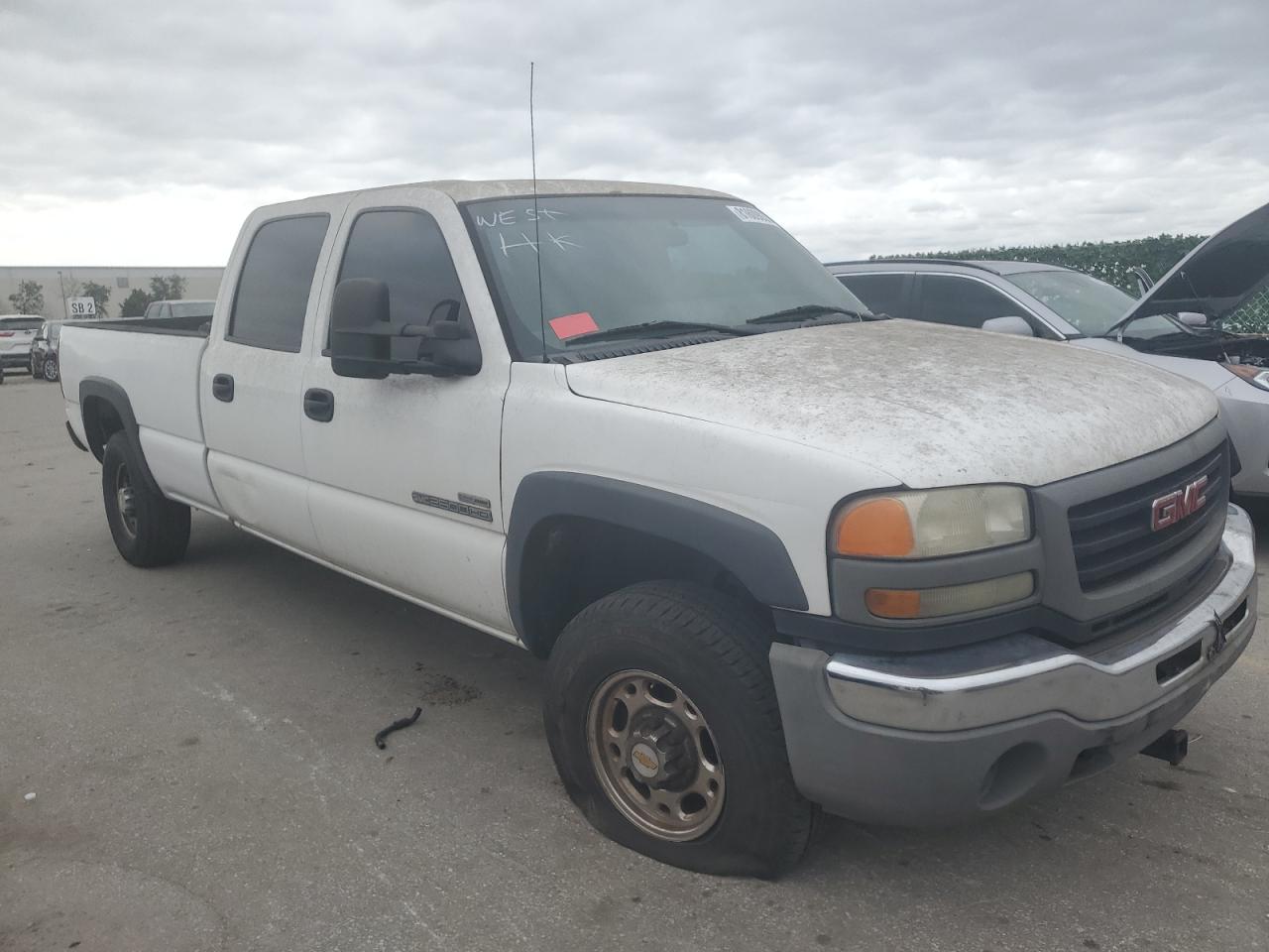 Photo 3 VIN: 1GTHC23D67F144177 - GMC SIERRA 