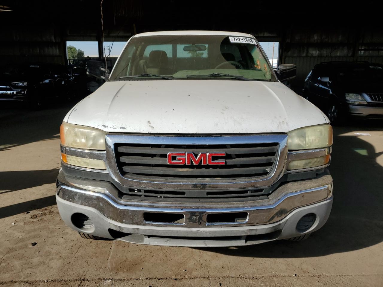 Photo 4 VIN: 1GTHC24255E338800 - GMC SIERRA 