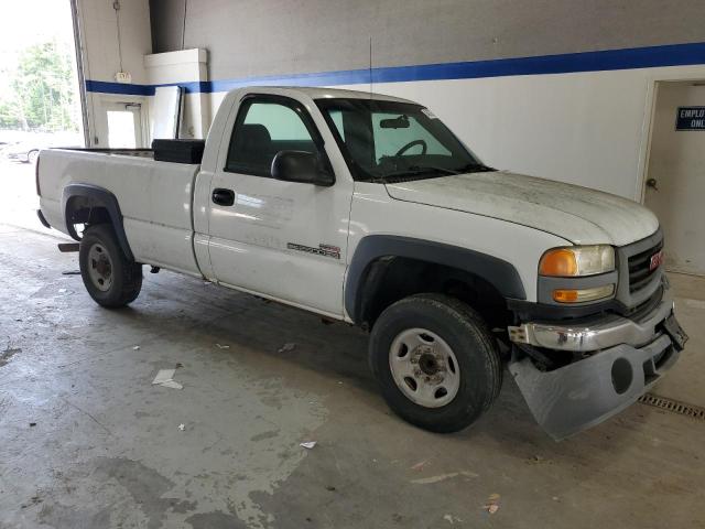 Photo 3 VIN: 1GTHC24275E233546 - GMC SIERRA 