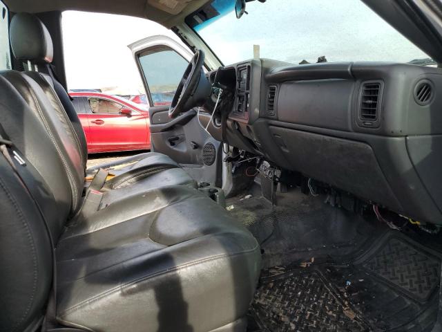 Photo 9 VIN: 1GTHC242X5E239325 - GMC SIERRA 