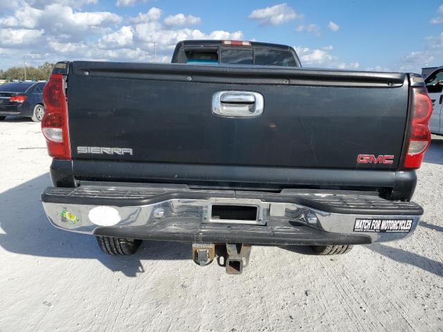 Photo 5 VIN: 1GTHC24G92E133052 - GMC SIERRA 