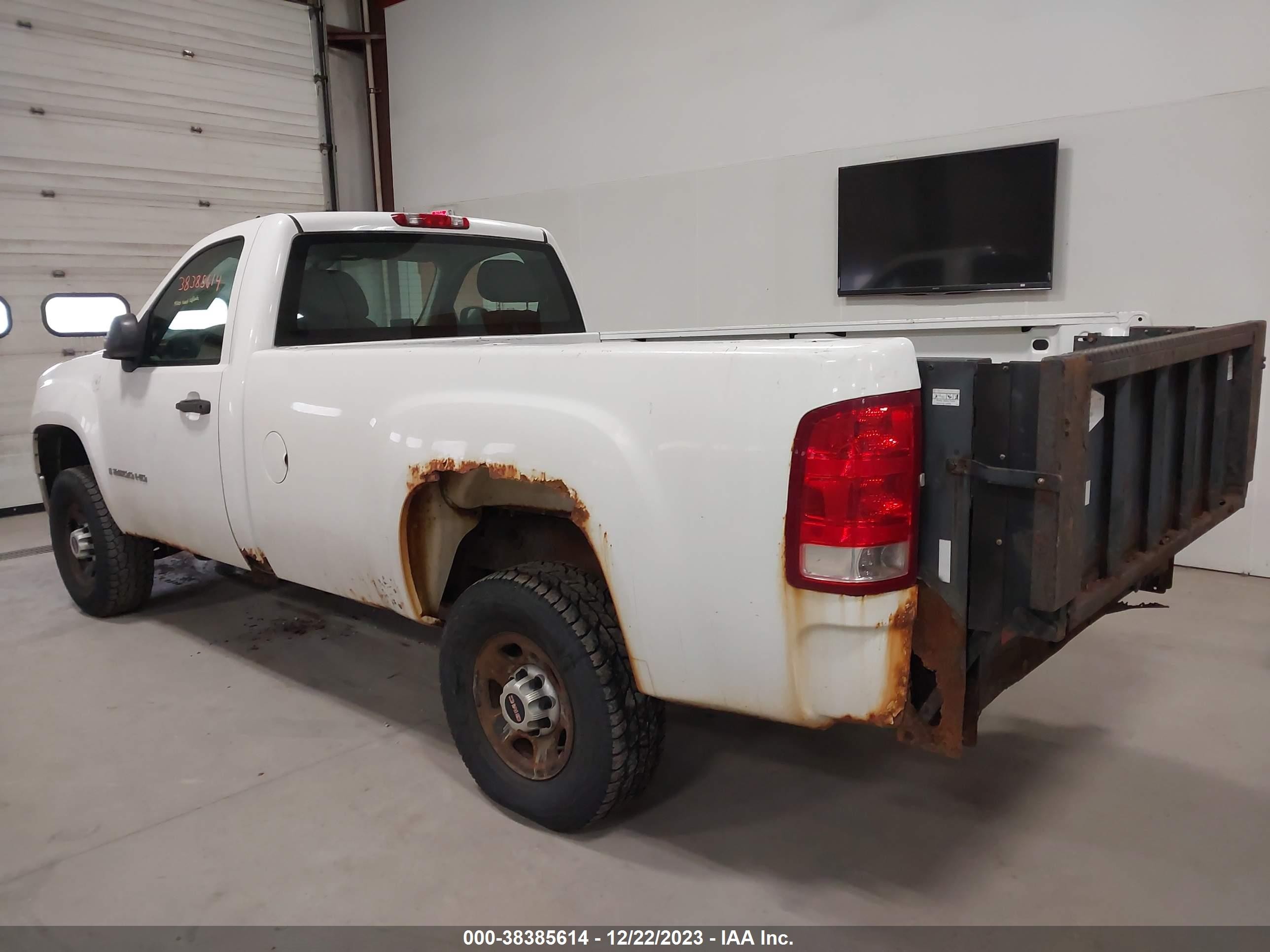 Photo 2 VIN: 1GTHC24K57E535548 - GMC SIERRA 