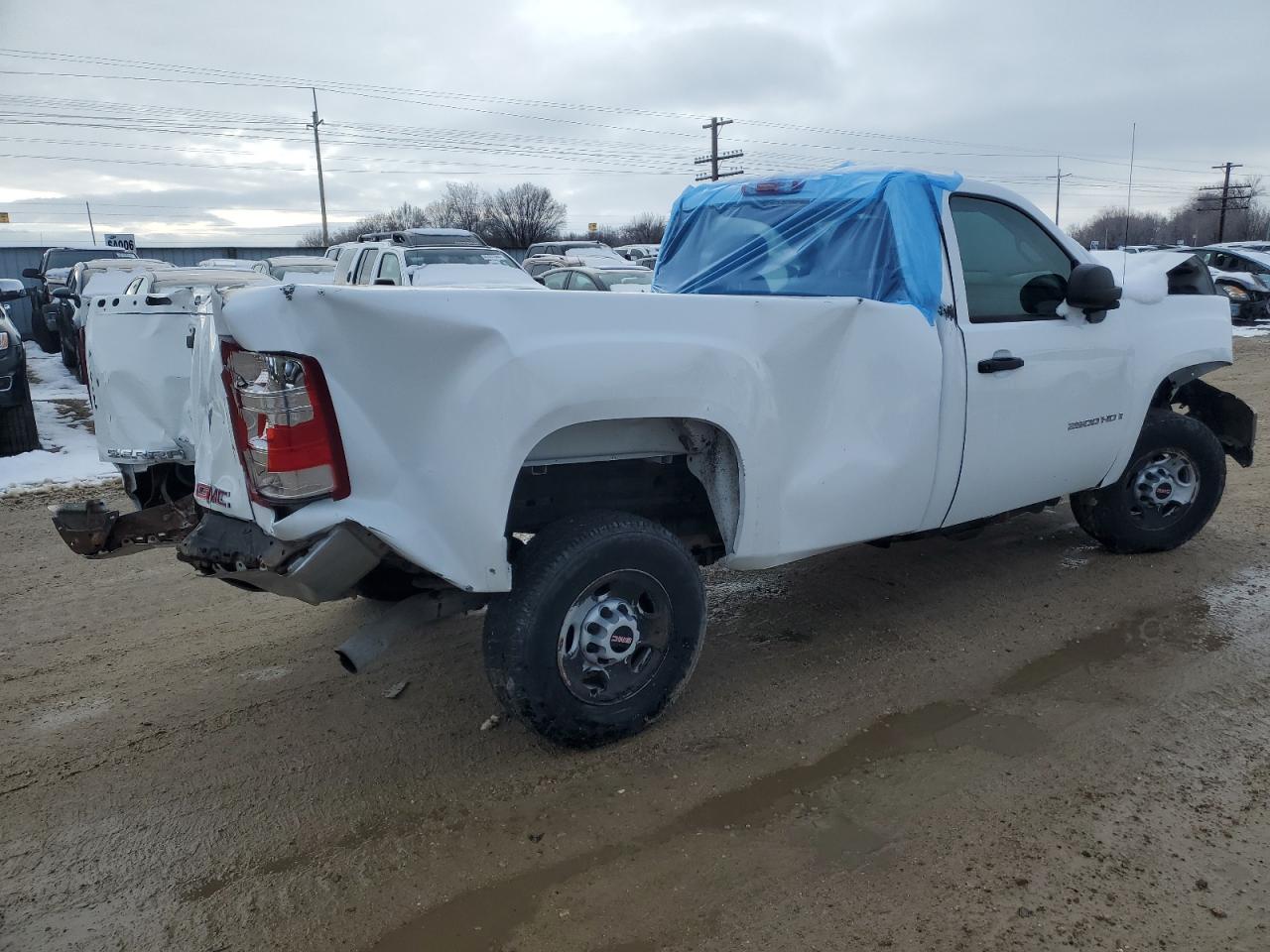 Photo 2 VIN: 1GTHC24K58E133143 - GMC SIERRA 