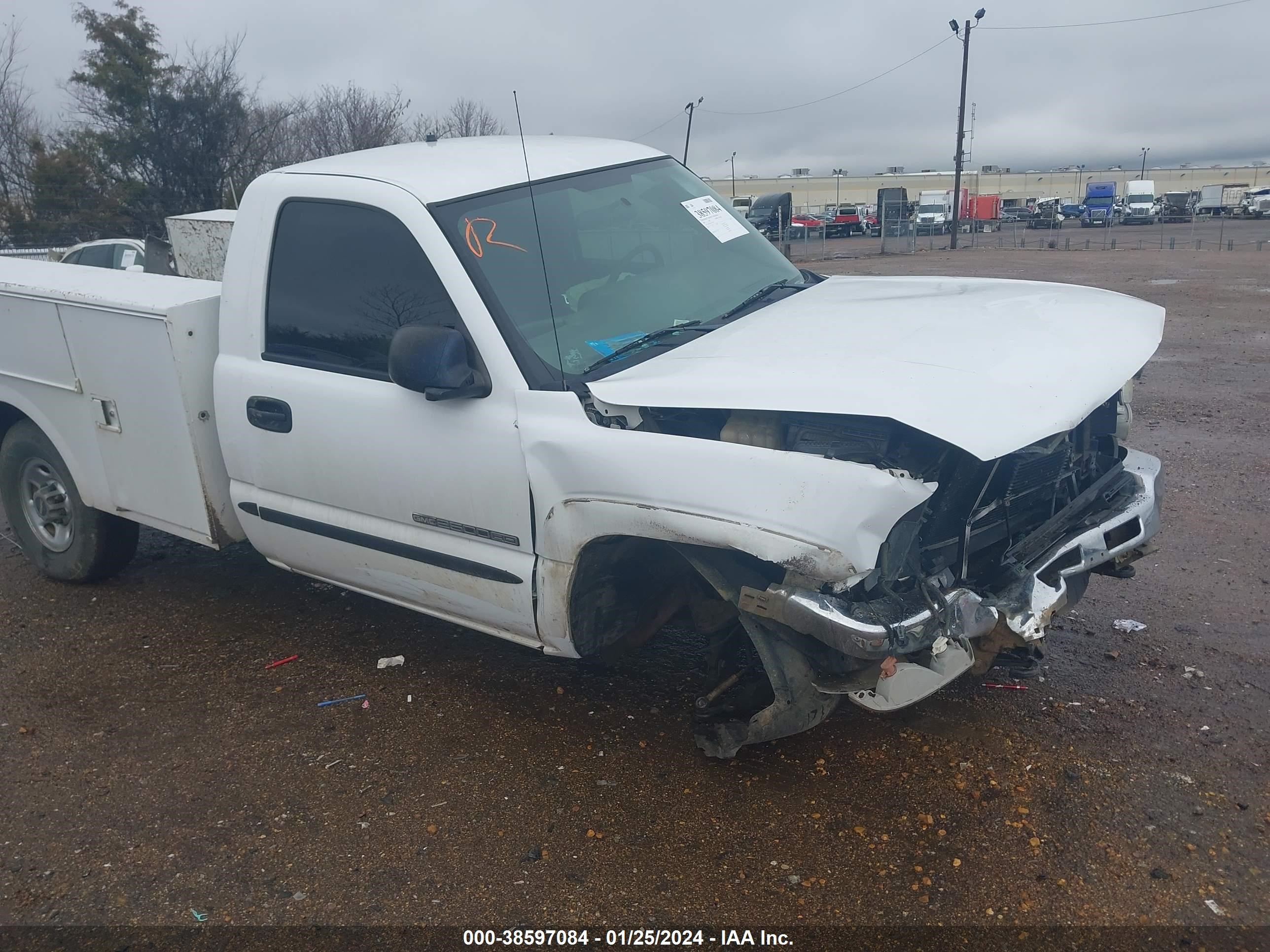 Photo 0 VIN: 1GTHC24U15E277995 - GMC SIERRA 