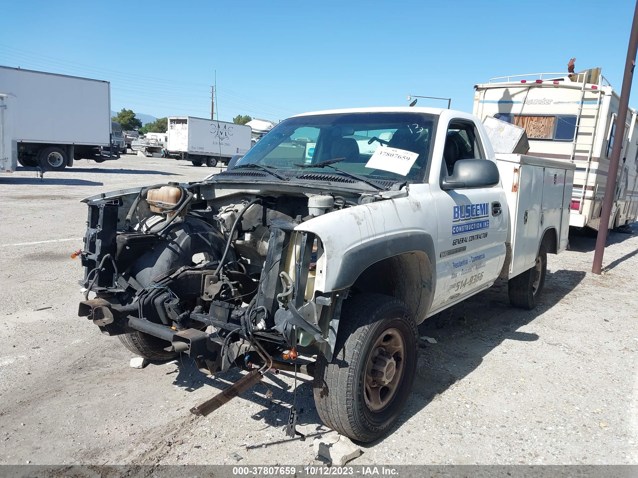 Photo 1 VIN: 1GTHC24UX3E341769 - GMC SIERRA 