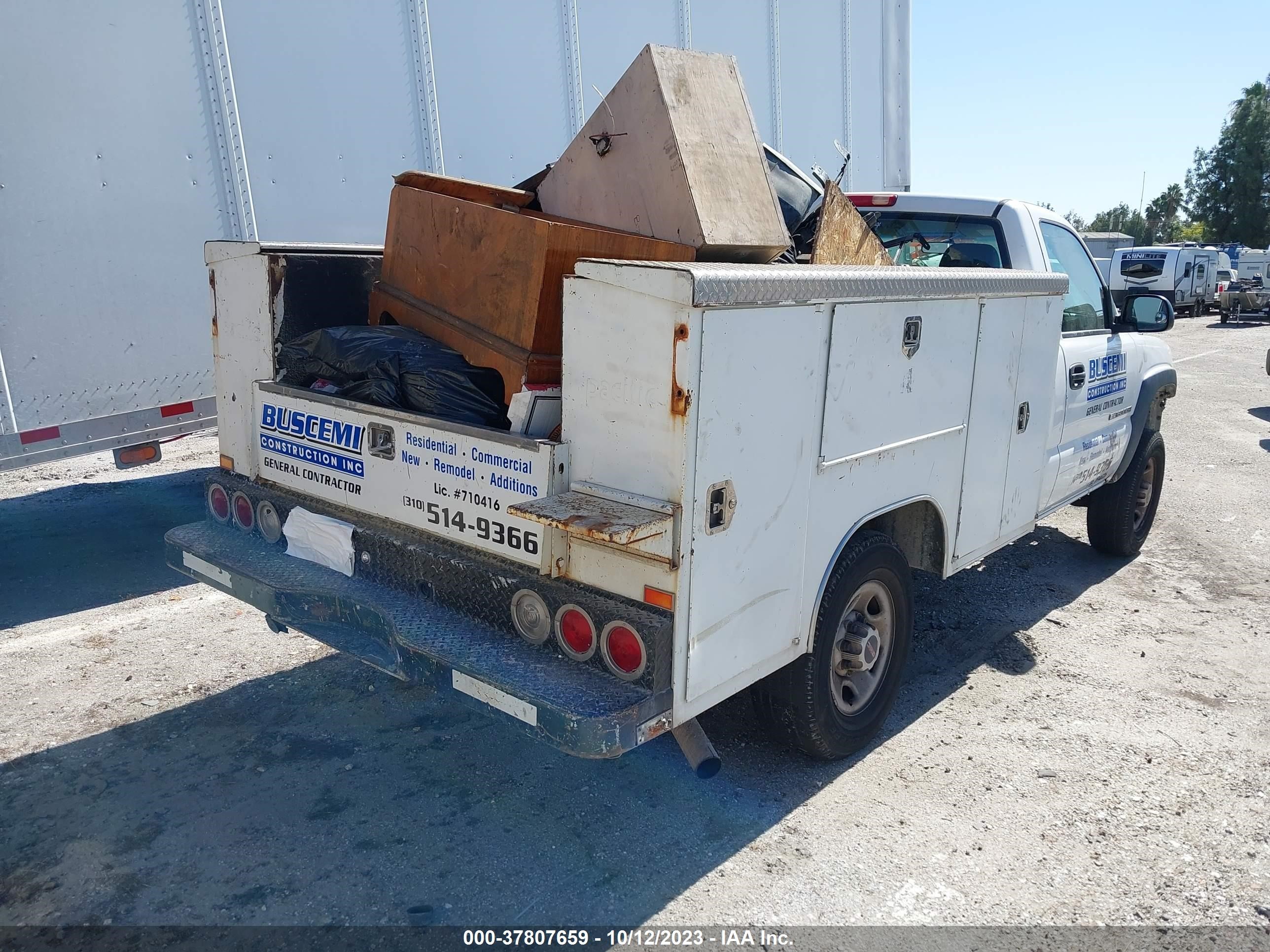 Photo 3 VIN: 1GTHC24UX3E341769 - GMC SIERRA 