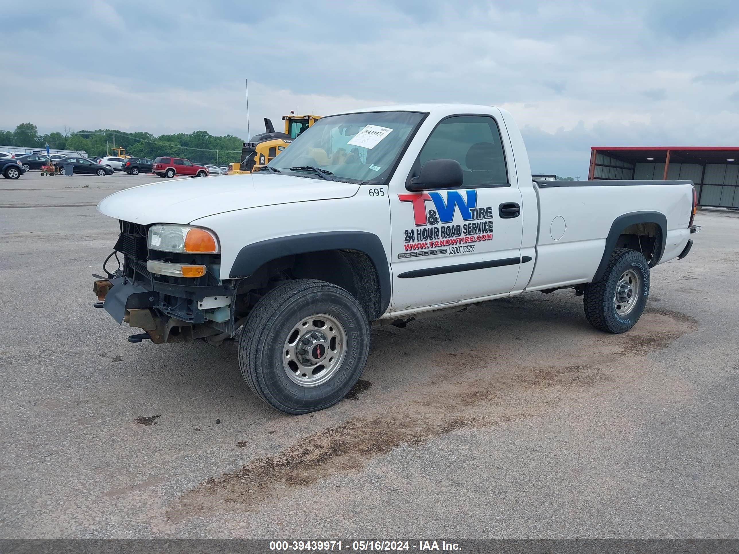 Photo 1 VIN: 1GTHC24UX4E400904 - GMC SIERRA 