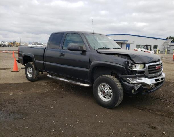 Photo 3 VIN: 1GTHC29103E236219 - GMC SIERRA 