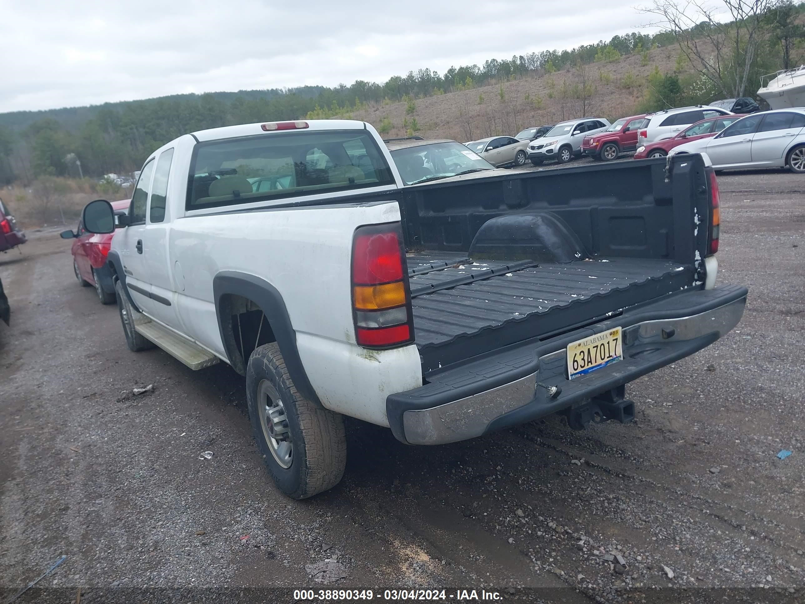 Photo 2 VIN: 1GTHC29144E190752 - GMC SIERRA 