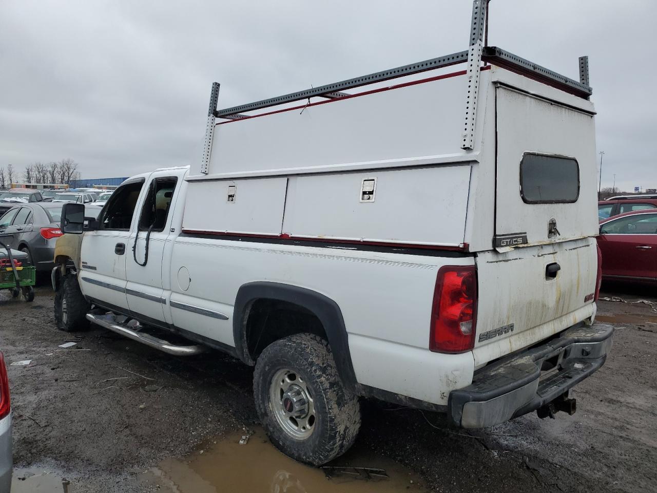 Photo 1 VIN: 1GTHC29162E168832 - GMC SIERRA 