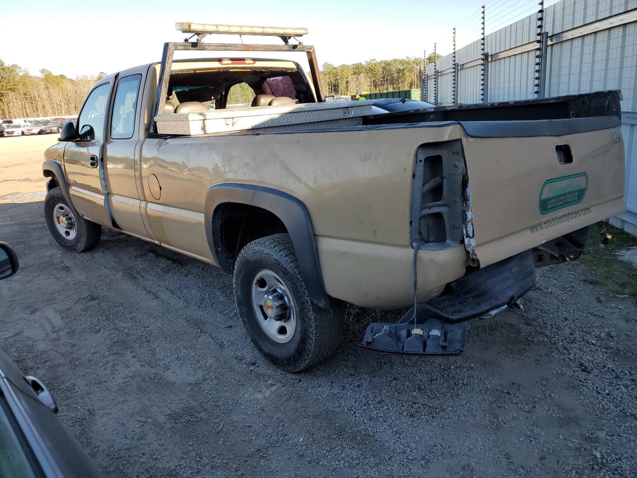 Photo 1 VIN: 1GTHC29D17E113884 - GMC SIERRA 