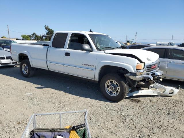 Photo 3 VIN: 1GTHC29G23E135767 - GMC SIERRA 