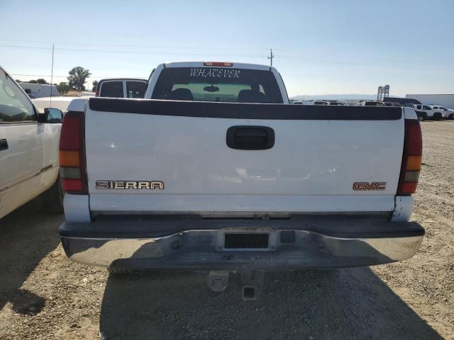 Photo 5 VIN: 1GTHC29G23E135767 - GMC SIERRA 