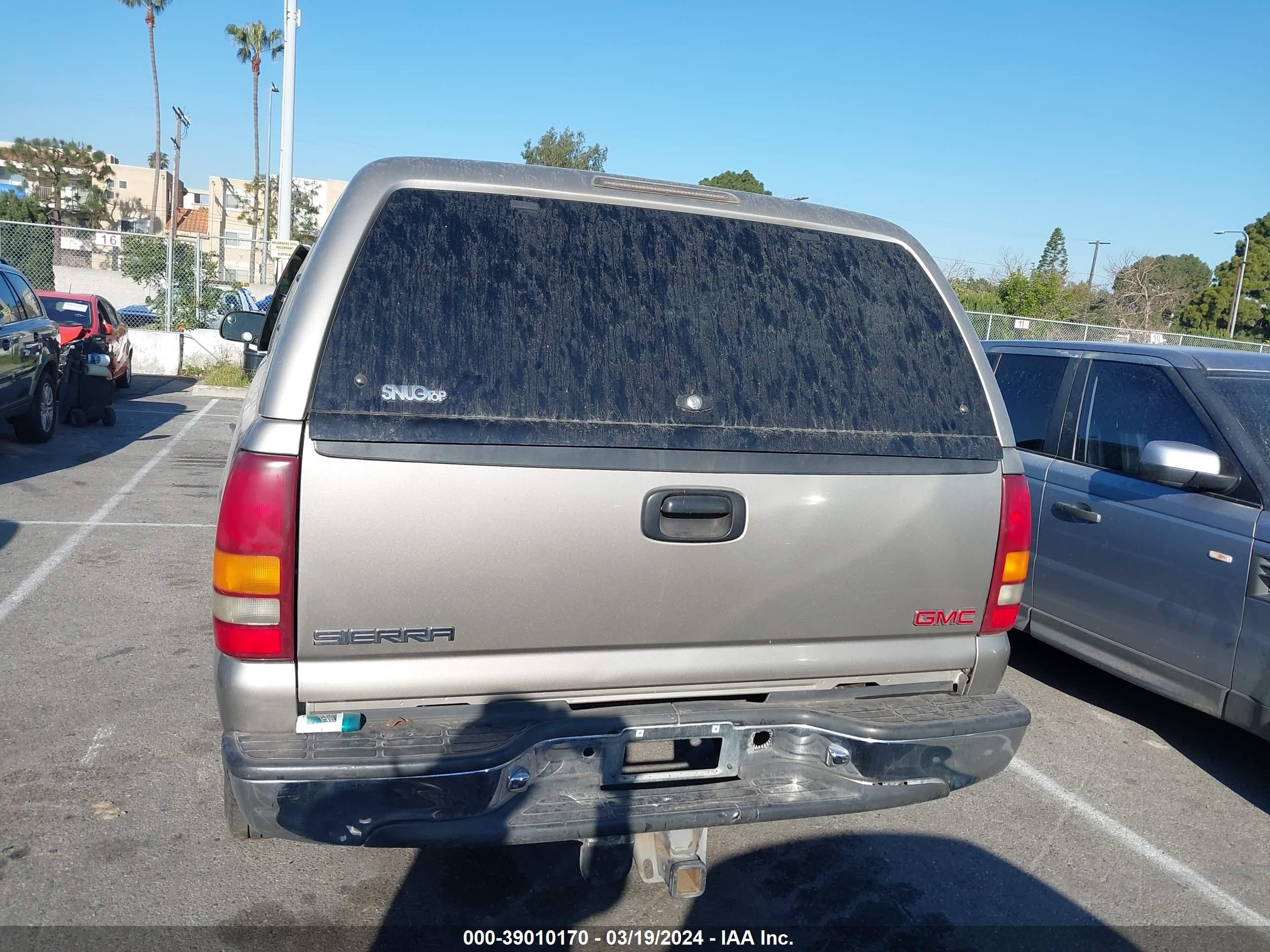 Photo 14 VIN: 1GTHC29GX1E339603 - GMC SIERRA 