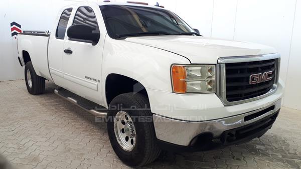 Photo 10 VIN: 1GTHC29K38E120531 - GMC SIERRA 