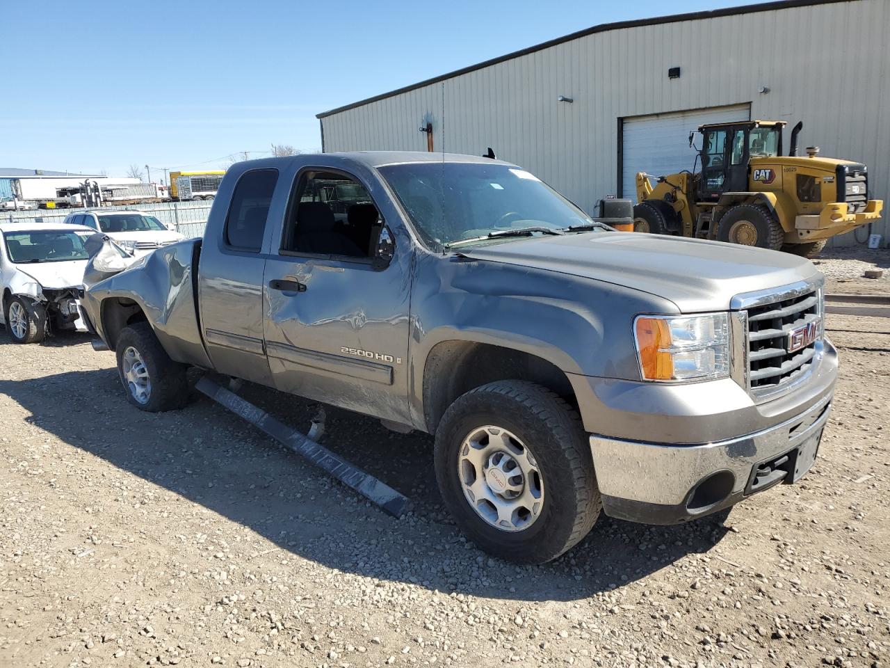 Photo 3 VIN: 1GTHC29K48E146457 - GMC SIERRA 