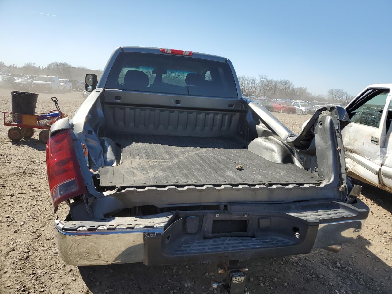 Photo 5 VIN: 1GTHC29K48E146457 - GMC SIERRA 