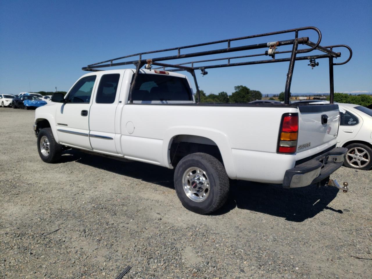 Photo 1 VIN: 1GTHC29U05E109516 - GMC SIERRA 