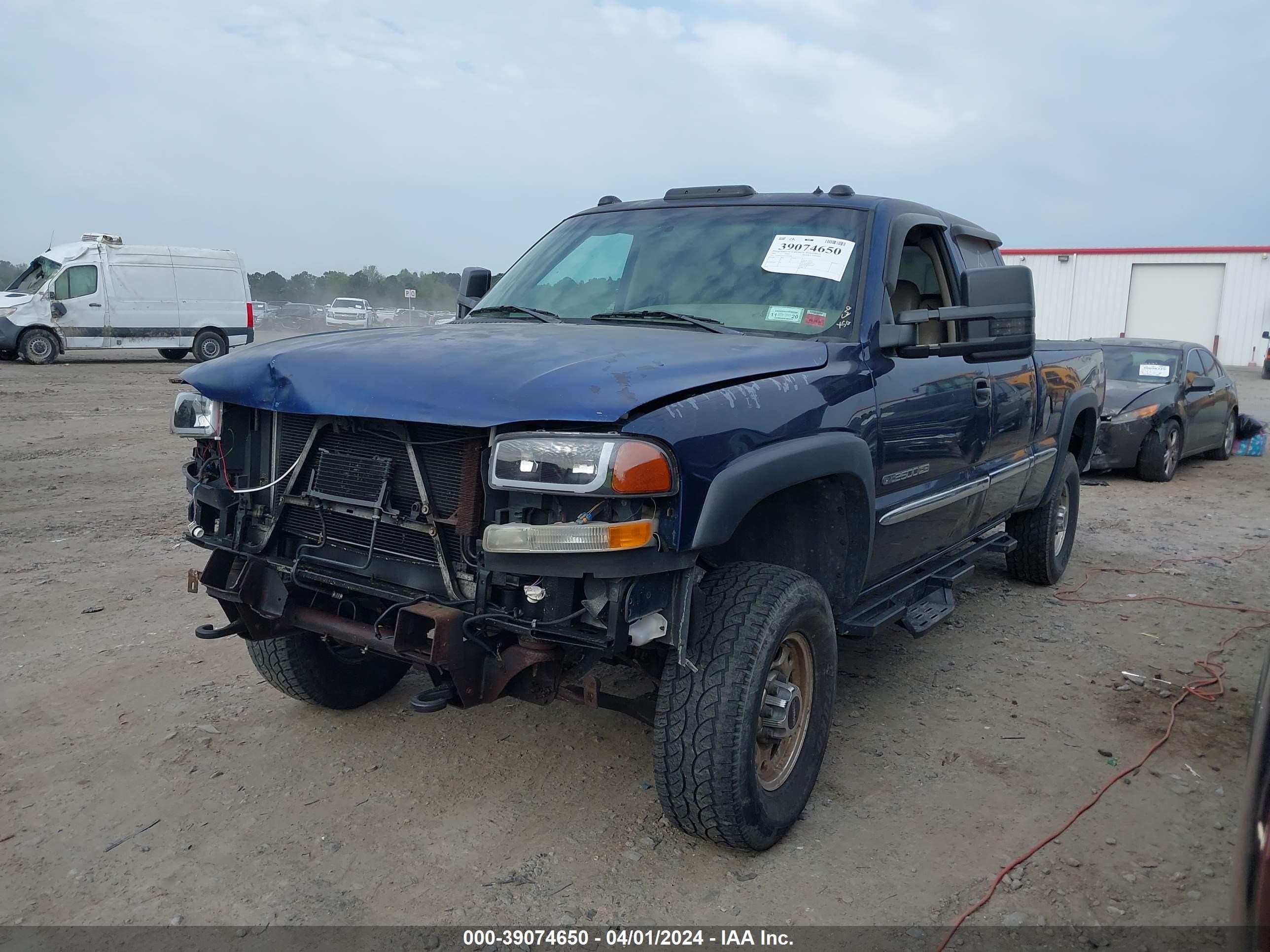 Photo 1 VIN: 1GTHC29U21E257158 - GMC SIERRA 