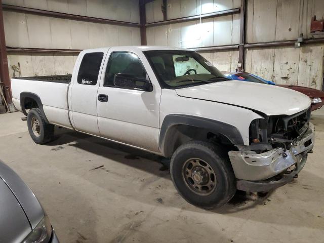 Photo 3 VIN: 1GTHC29U32E242069 - GMC SIERRA C25 