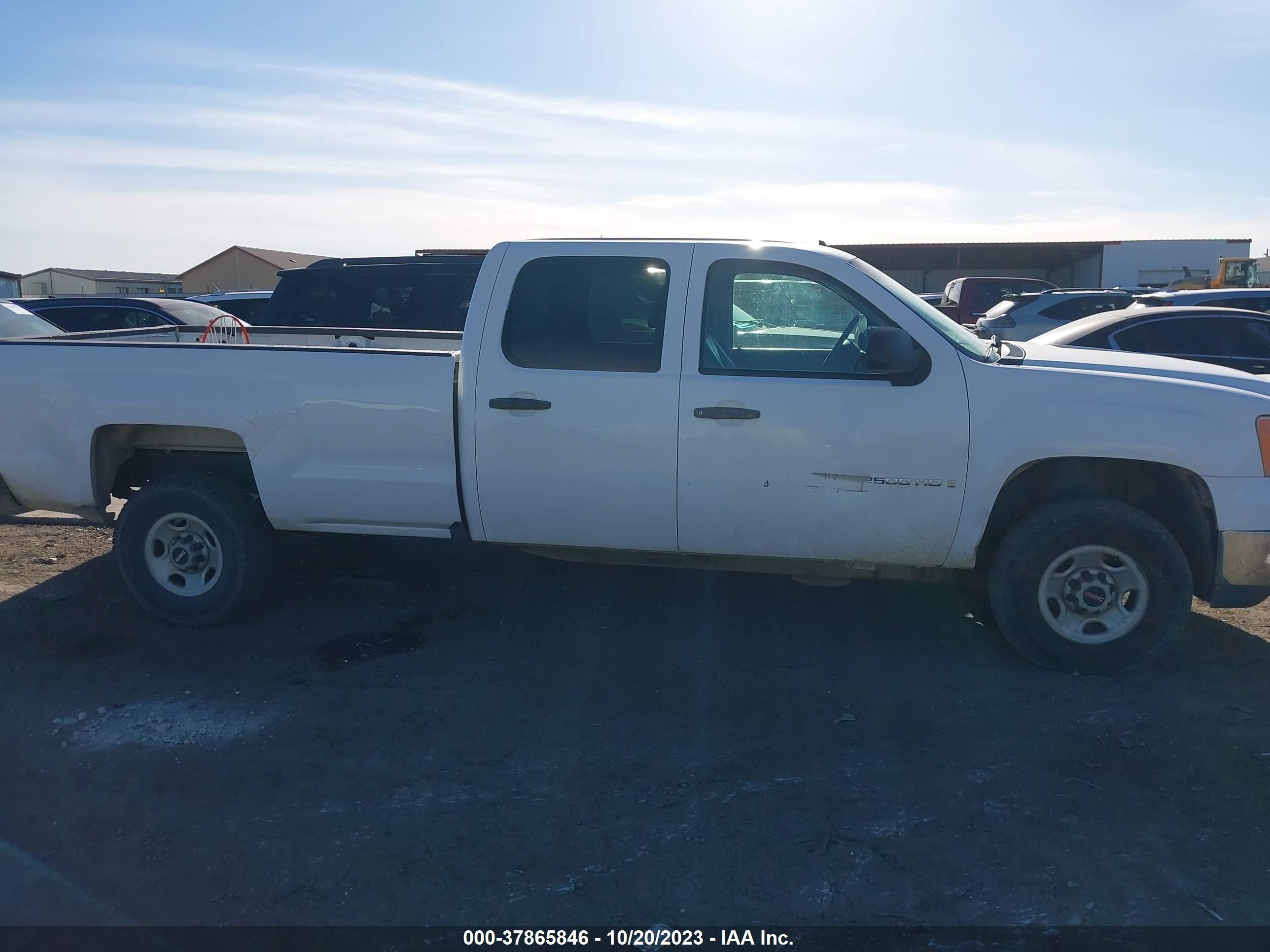 Photo 12 VIN: 1GTHC43KX9F108814 - GMC SIERRA 