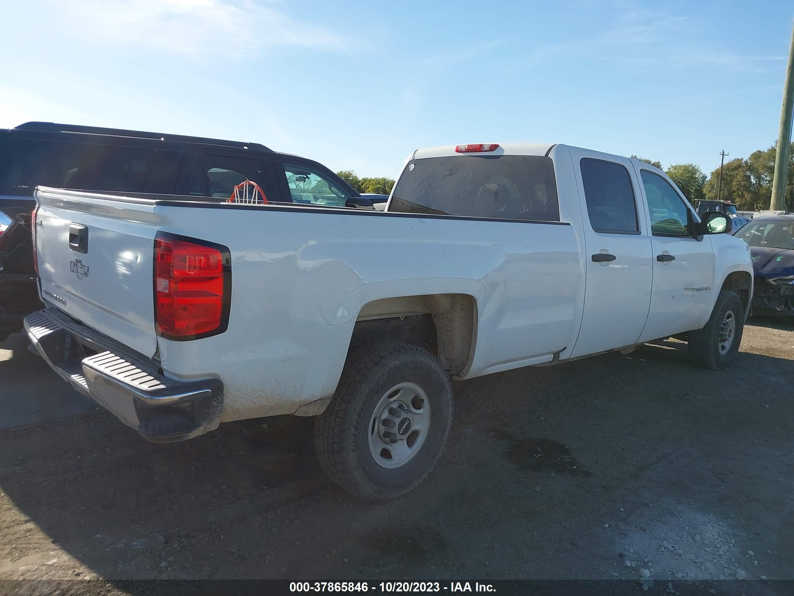 Photo 3 VIN: 1GTHC43KX9F108814 - GMC SIERRA 