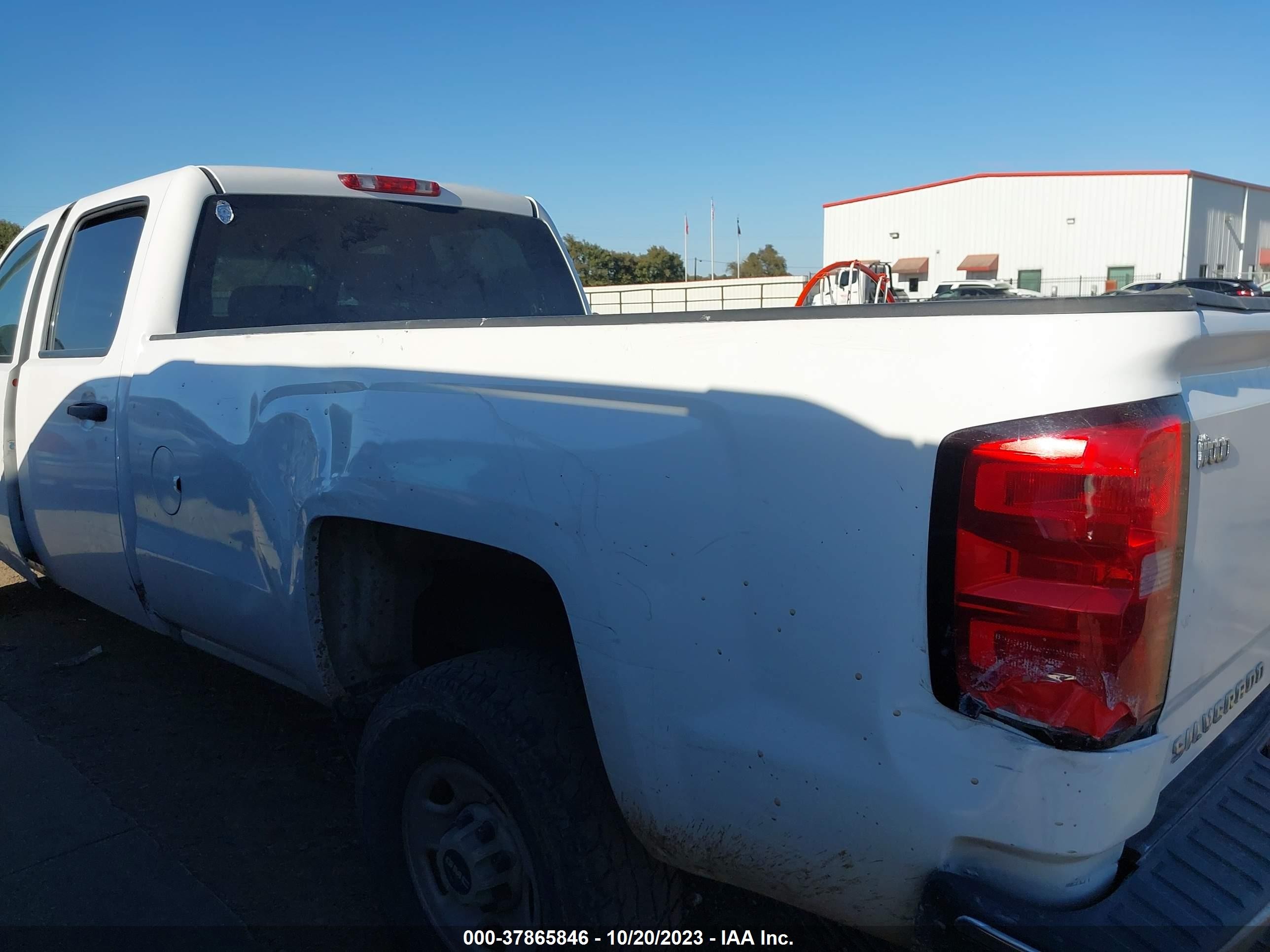 Photo 5 VIN: 1GTHC43KX9F108814 - GMC SIERRA 