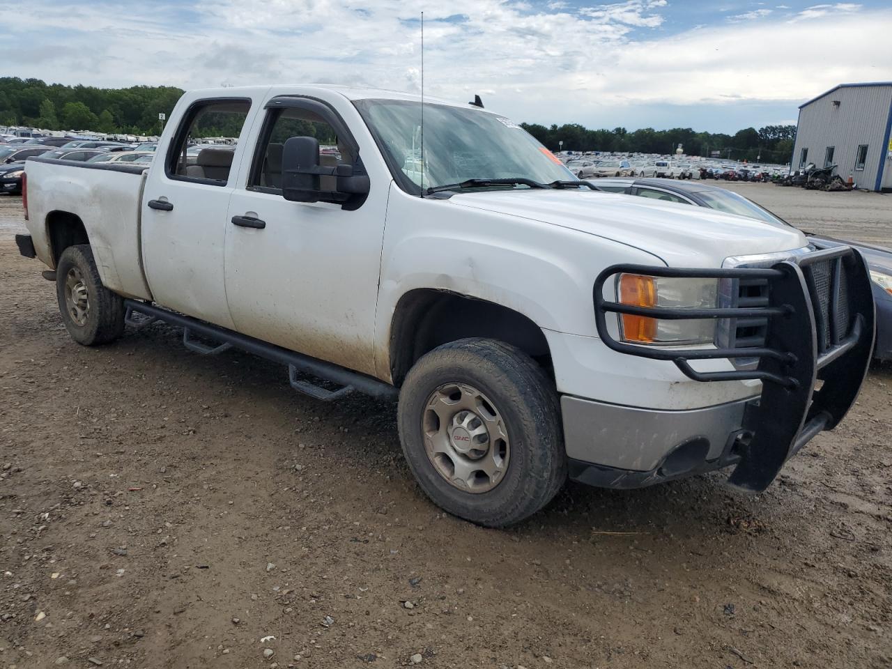 Photo 3 VIN: 1GTHC53K09F106561 - GMC SIERRA 