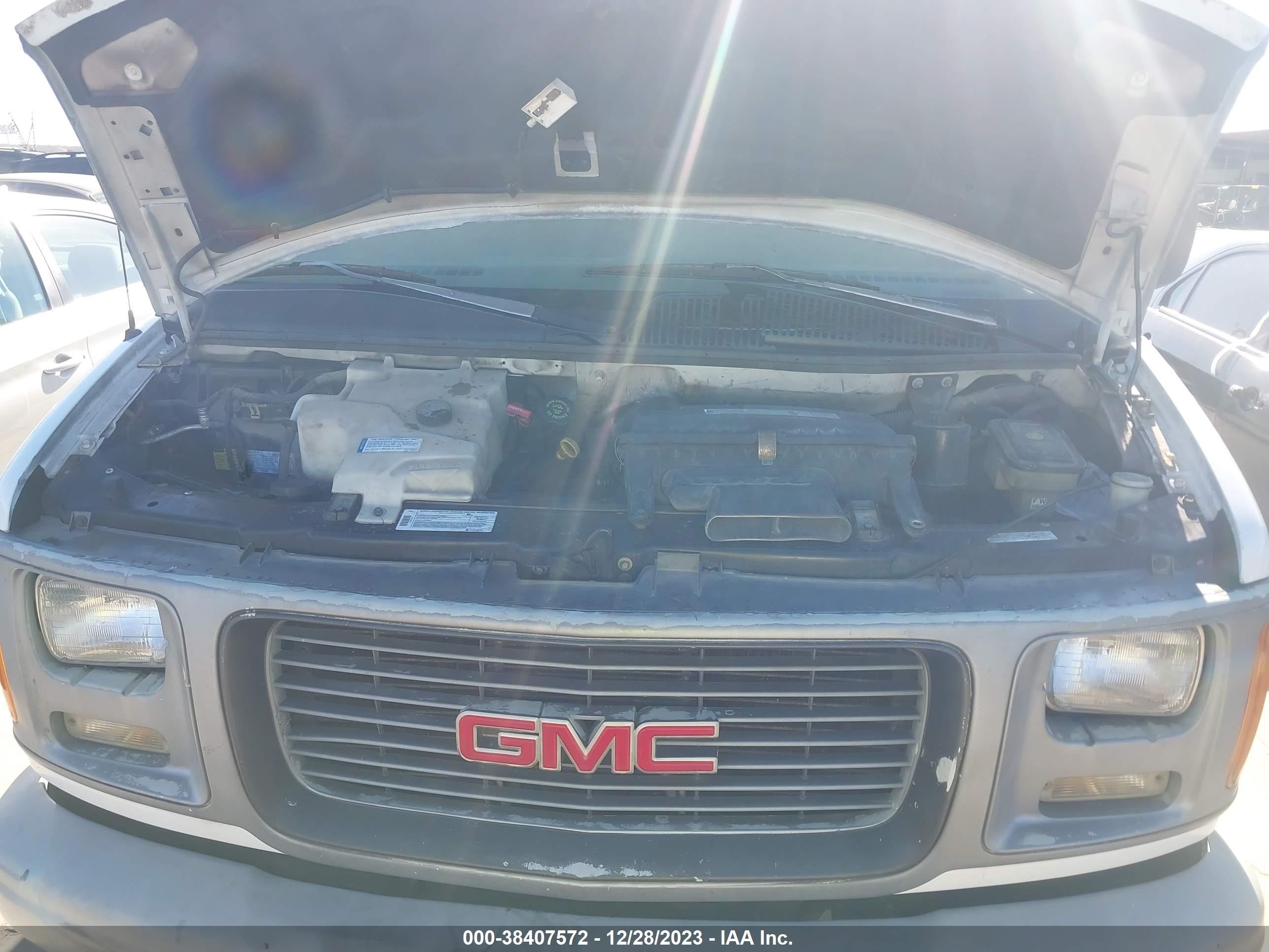 Photo 9 VIN: 1GTHG35R1V1021870 - GMC SAVANA 