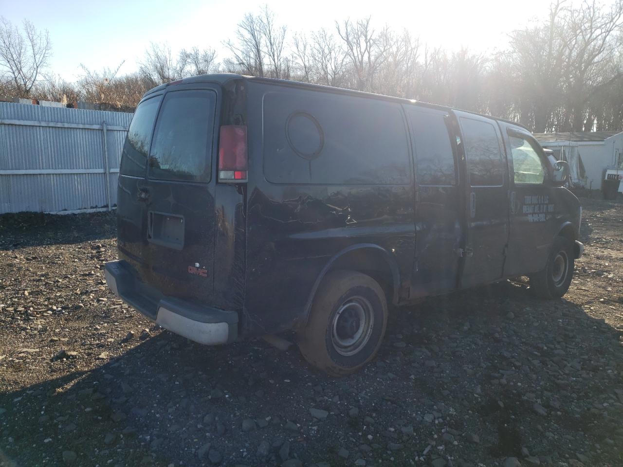 Photo 2 VIN: 1GTHG35R611196397 - GMC SAVANA 