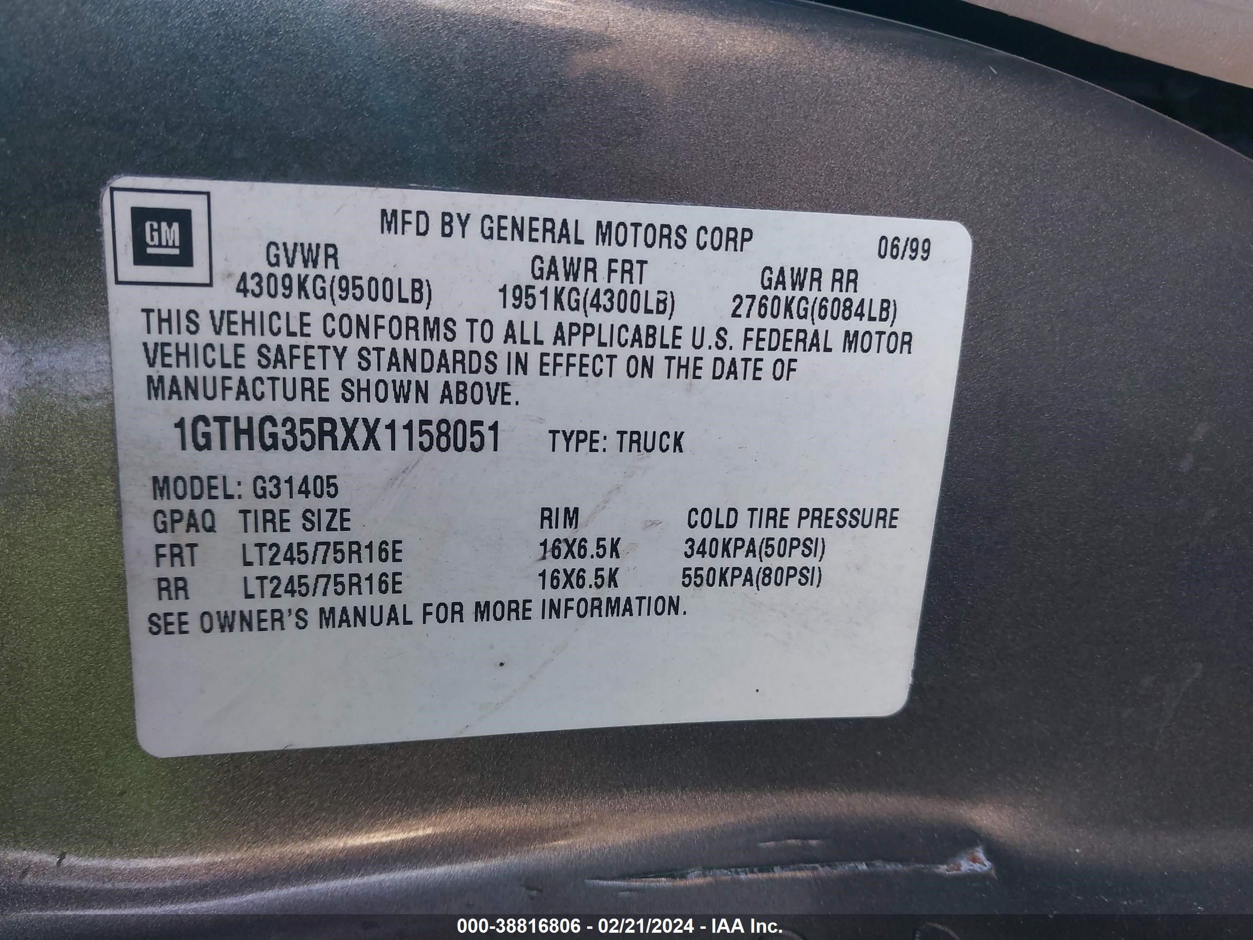 Photo 8 VIN: 1GTHG35RXX1158051 - GMC SAVANA 