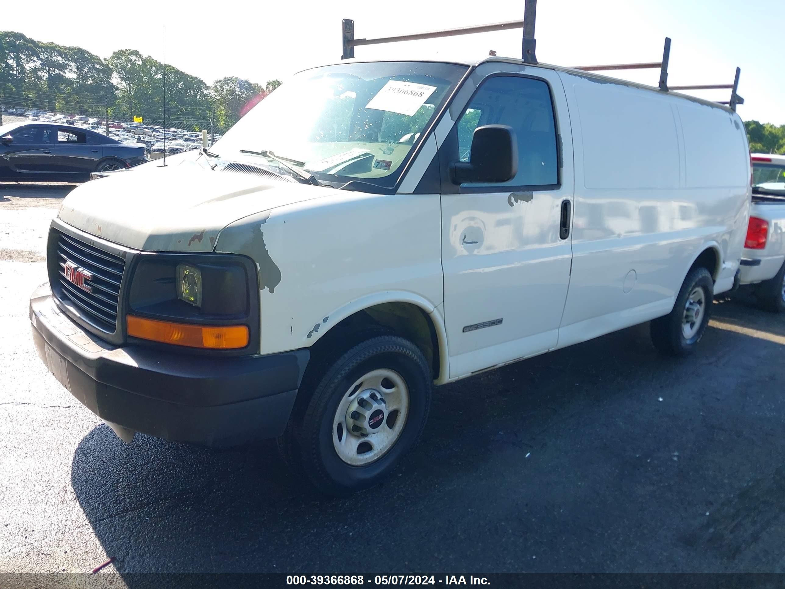 Photo 1 VIN: 1GTHG35U241135752 - GMC SAVANA 