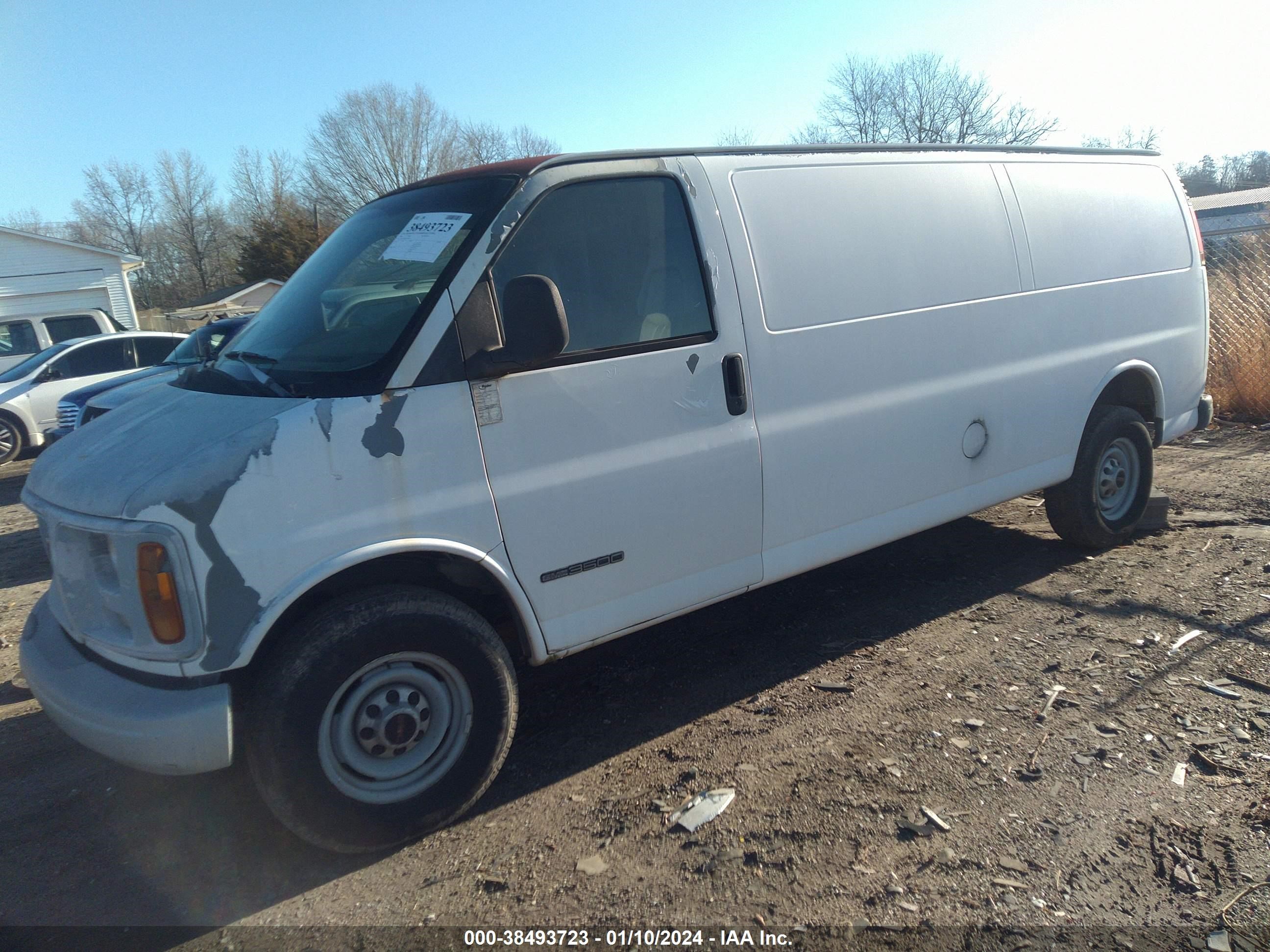 Photo 1 VIN: 1GTHG39R0X1086853 - GMC SAVANA 