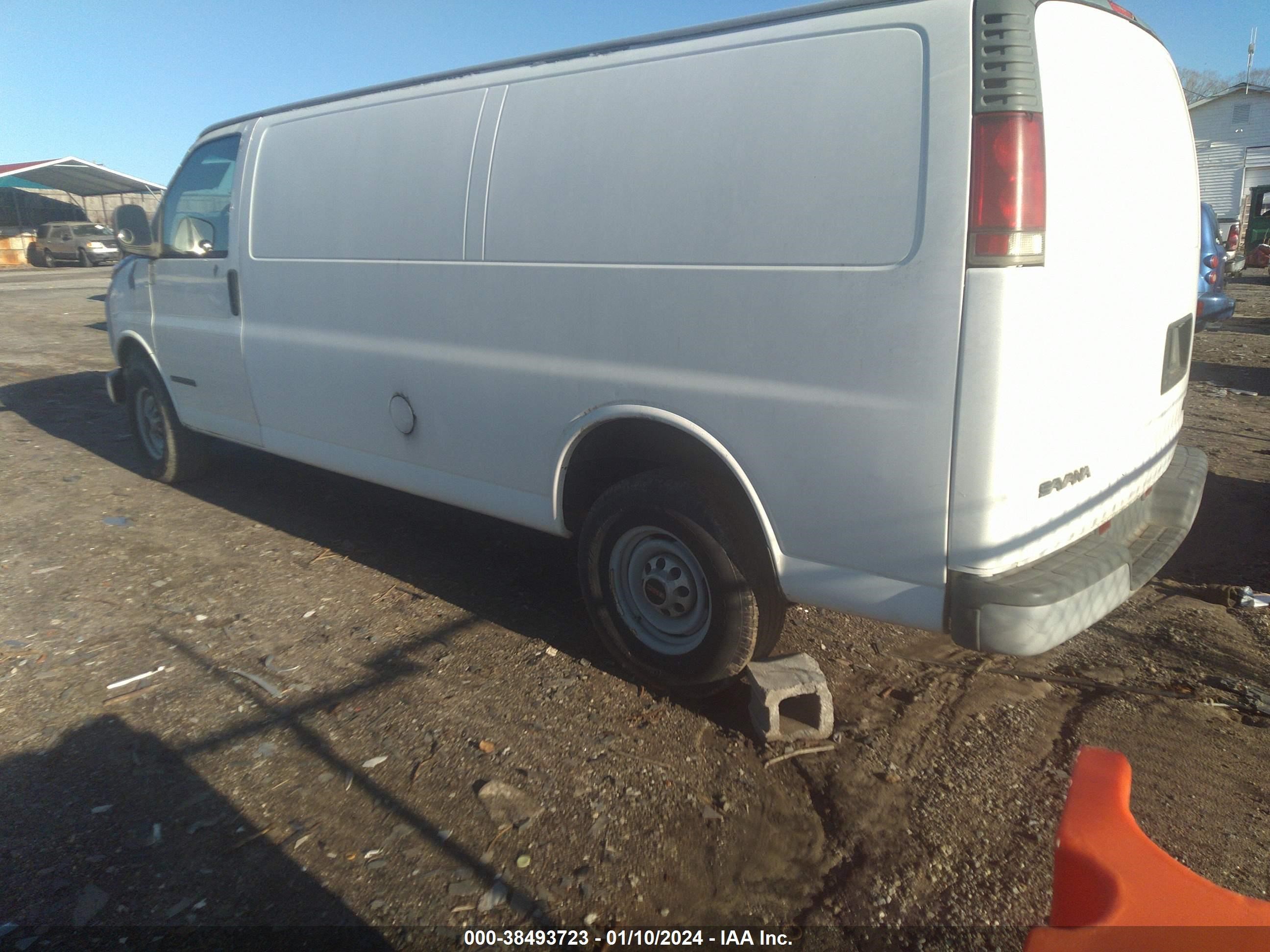 Photo 2 VIN: 1GTHG39R0X1086853 - GMC SAVANA 