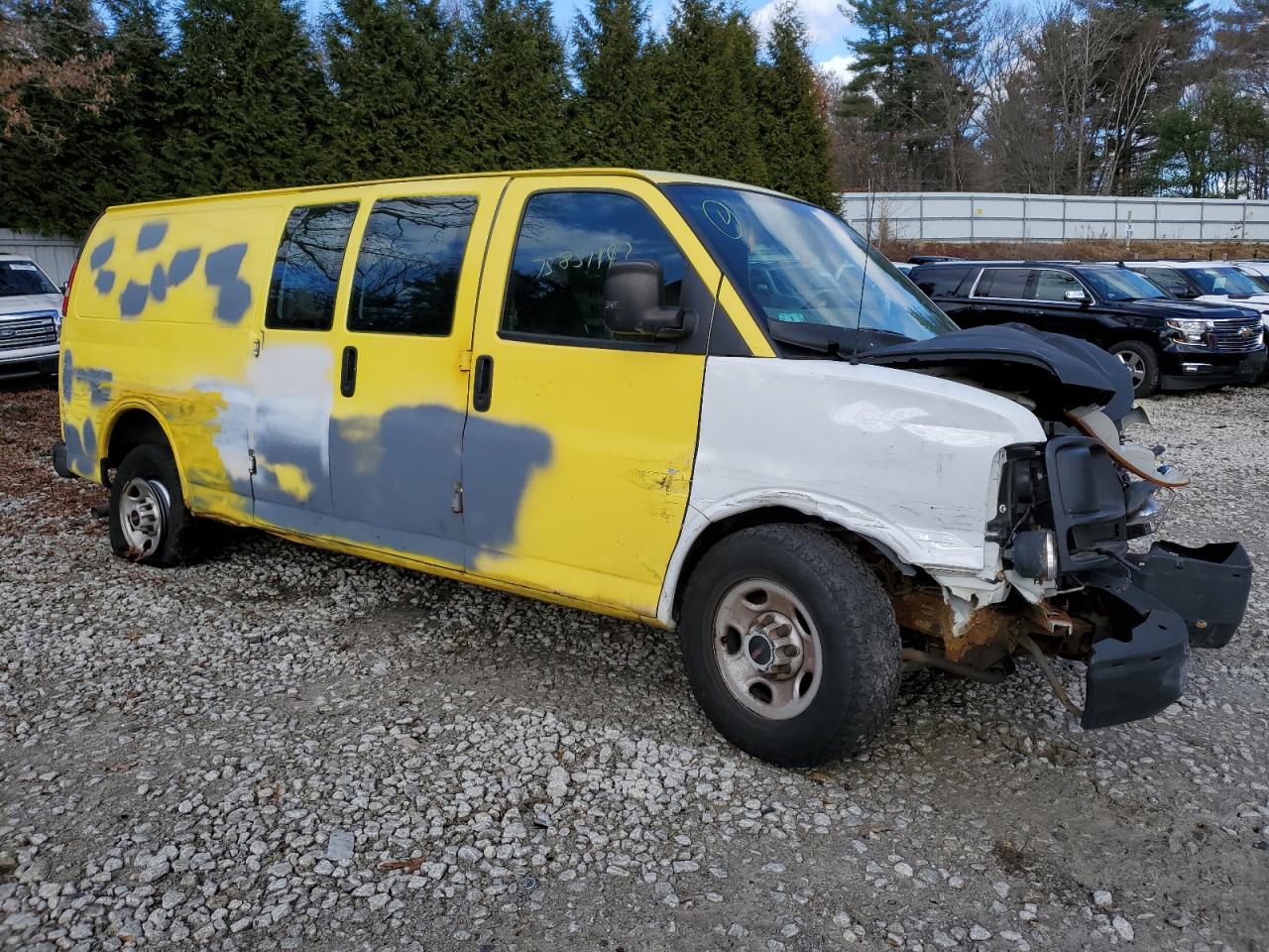 Photo 4 VIN: 1GTHG39UX41209347 - GMC SAVANA 