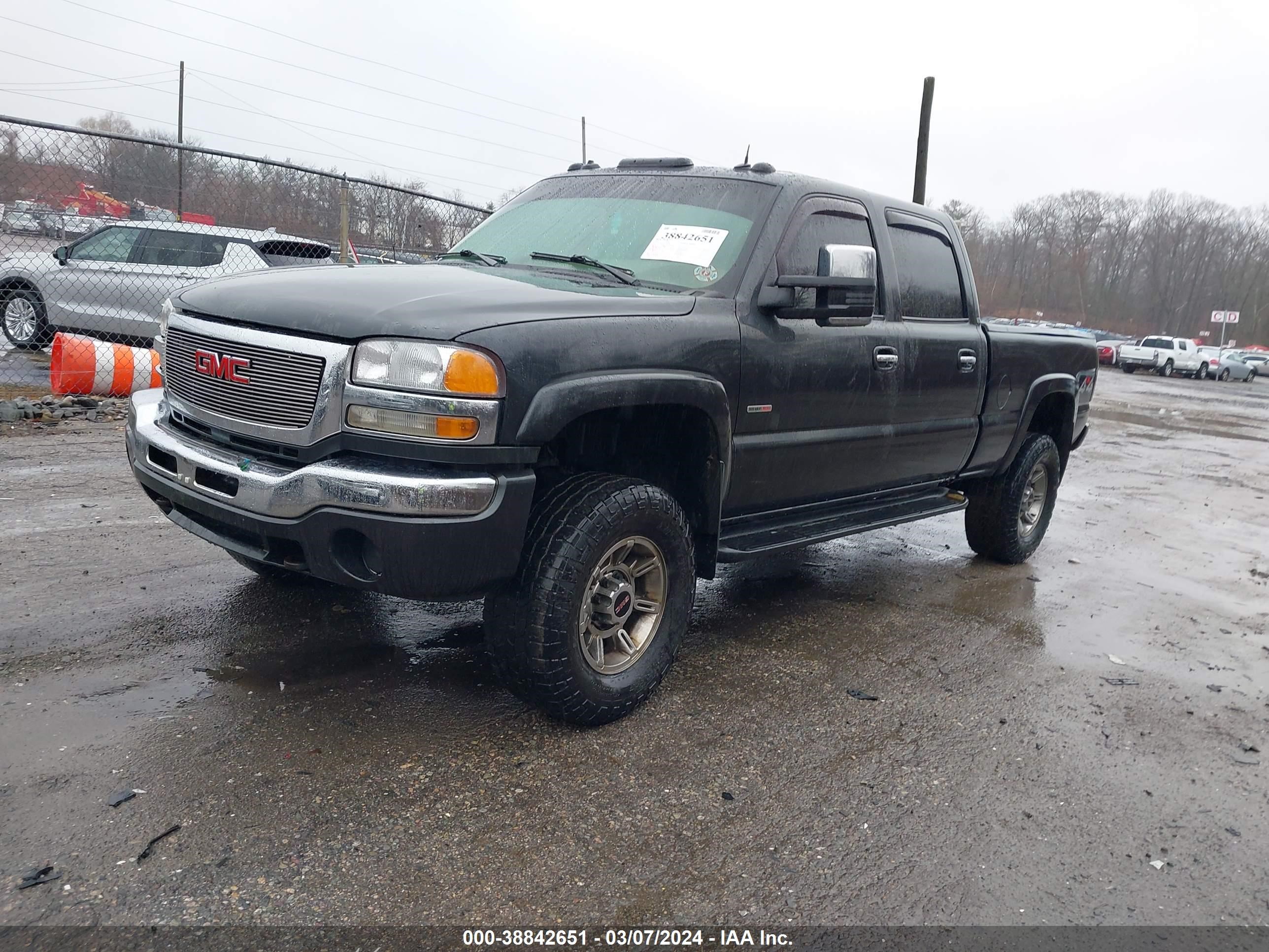 Photo 1 VIN: 1GTHK23103F186847 - GMC SIERRA 