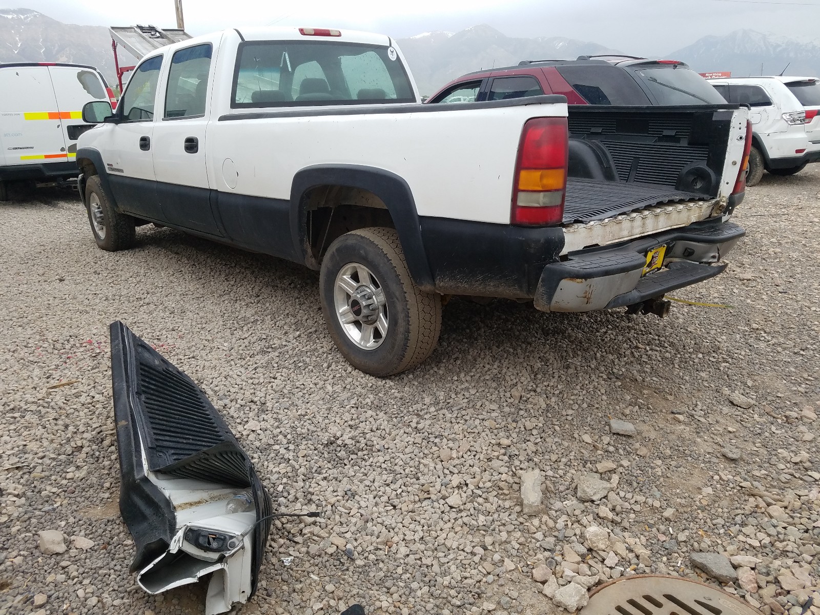 Photo 2 VIN: 1GTHK23103F209737 - GMC SIERRA K25 