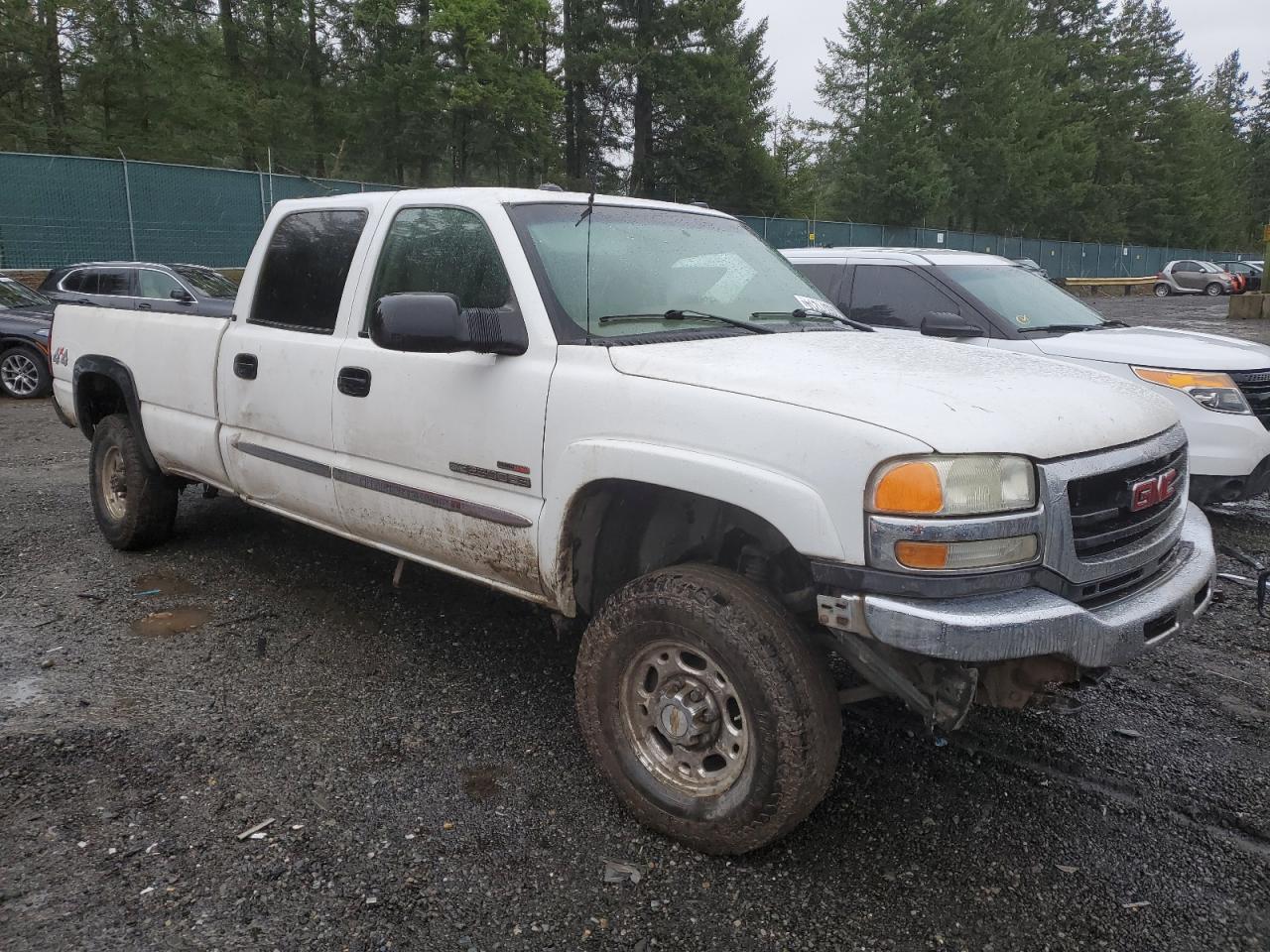 Photo 3 VIN: 1GTHK23103F233116 - GMC SIERRA 