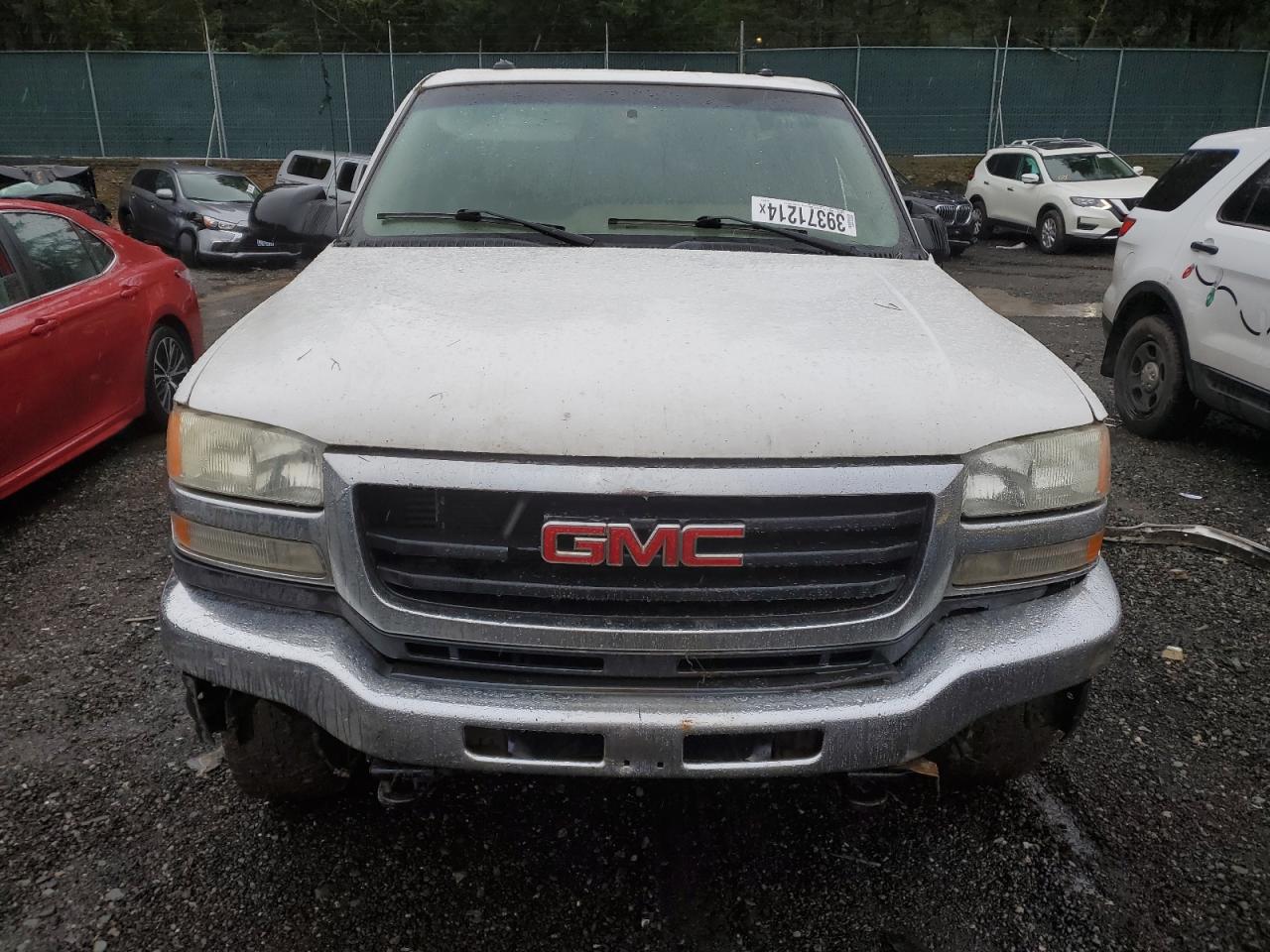 Photo 4 VIN: 1GTHK23103F233116 - GMC SIERRA 