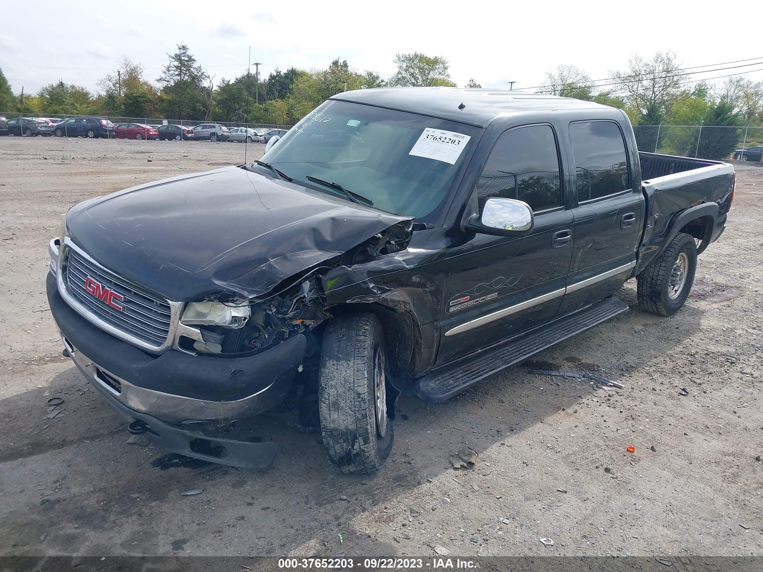 Photo 1 VIN: 1GTHK23112F182126 - GMC SIERRA 