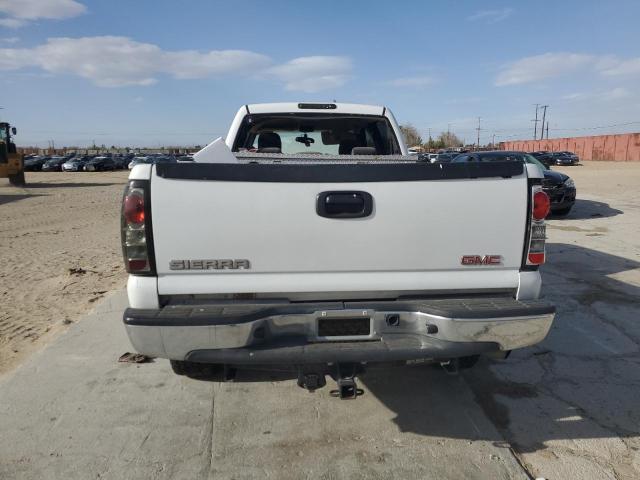 Photo 5 VIN: 1GTHK23113F124843 - GMC SIERRA 