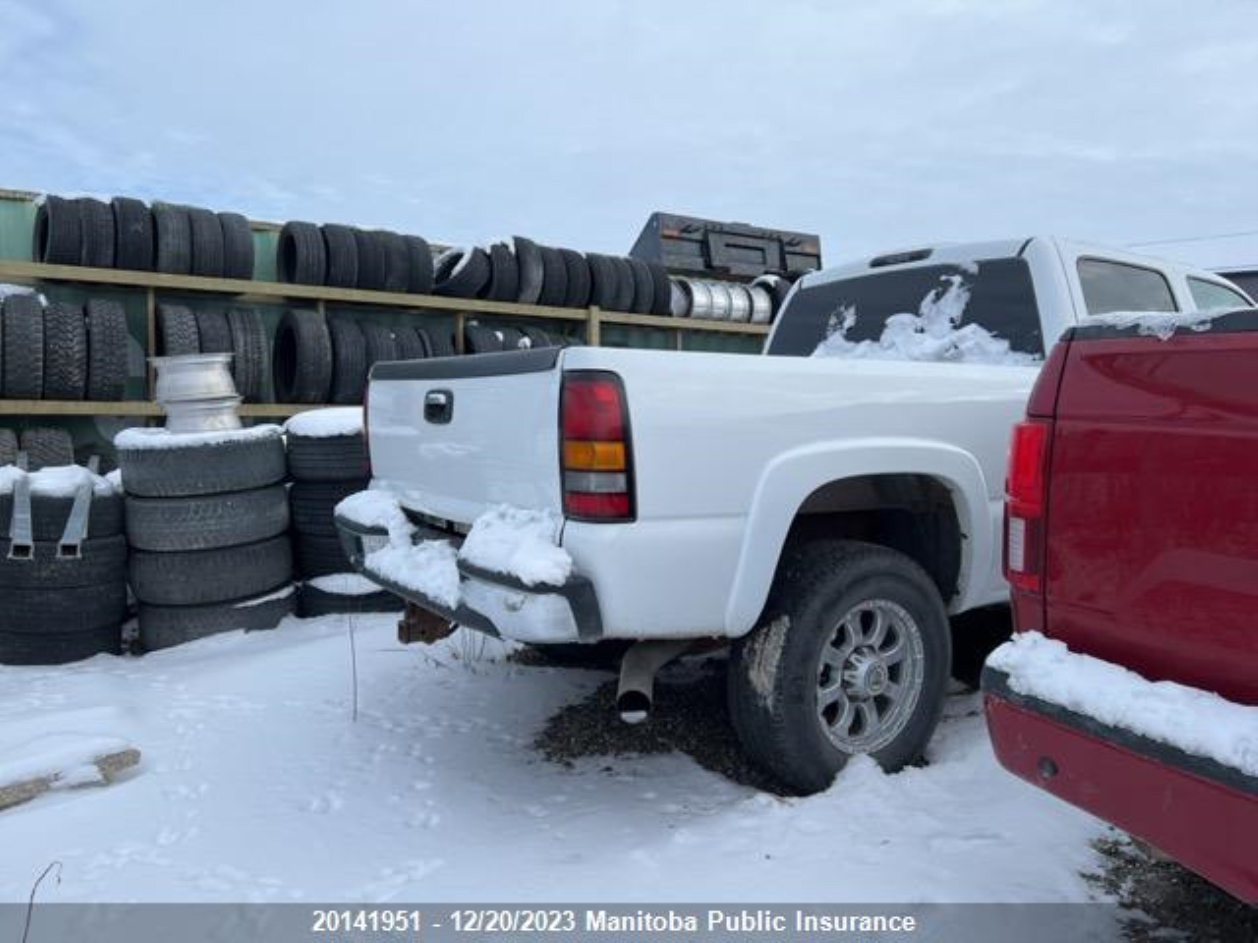 Photo 3 VIN: 1GTHK23123F144387 - GMC SIERRA 