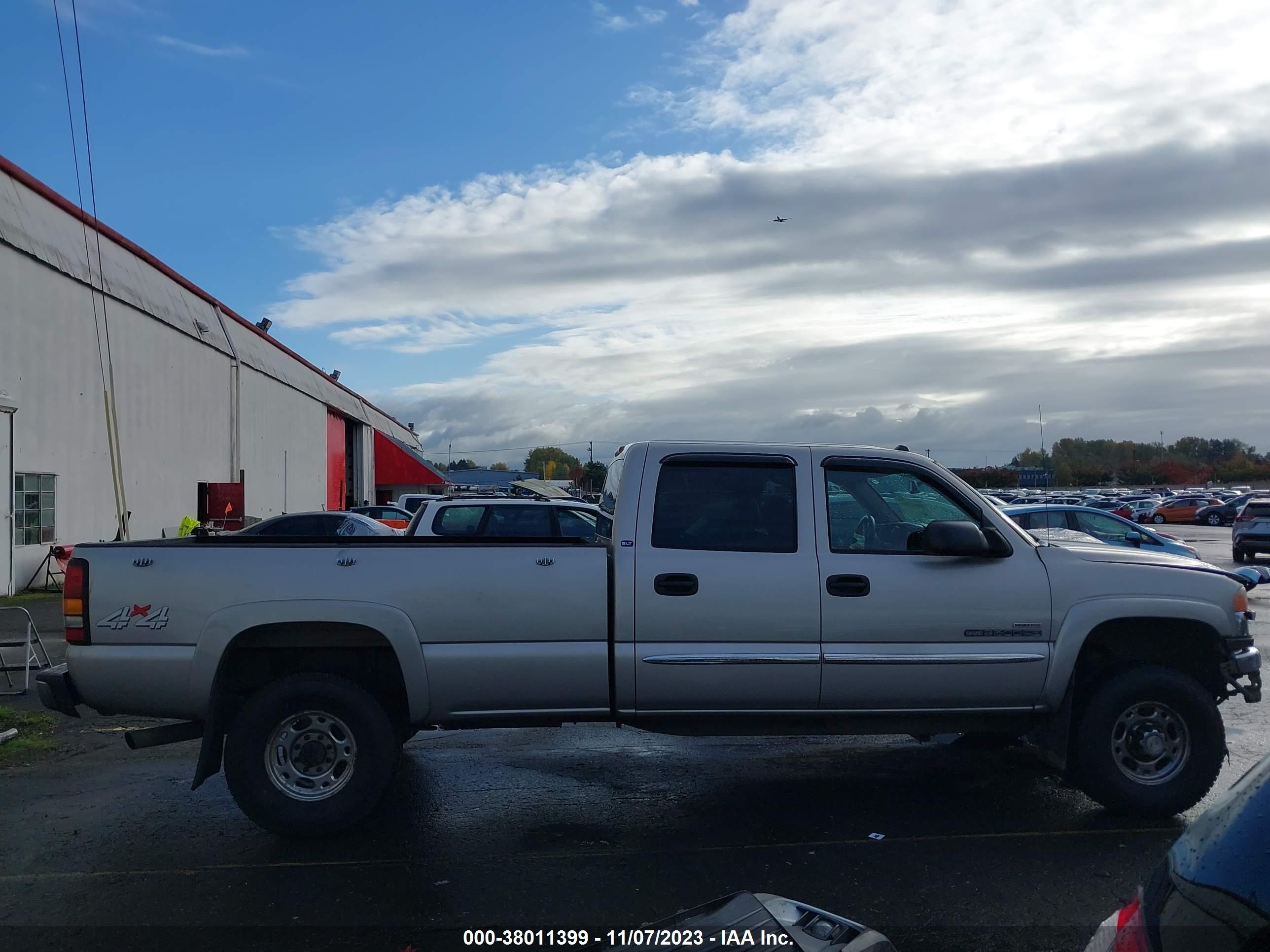 Photo 12 VIN: 1GTHK23124F136615 - GMC SIERRA 