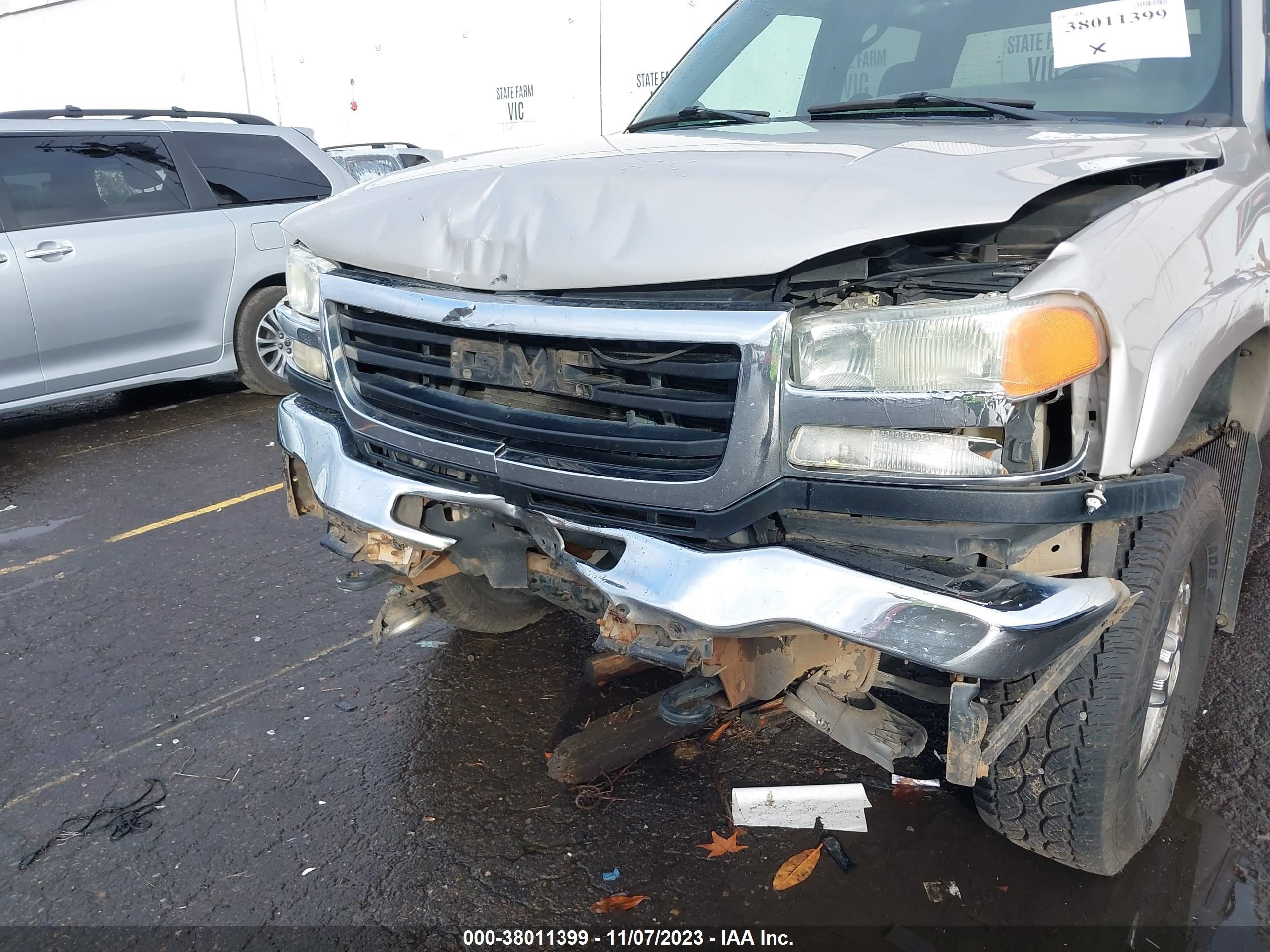 Photo 5 VIN: 1GTHK23124F136615 - GMC SIERRA 