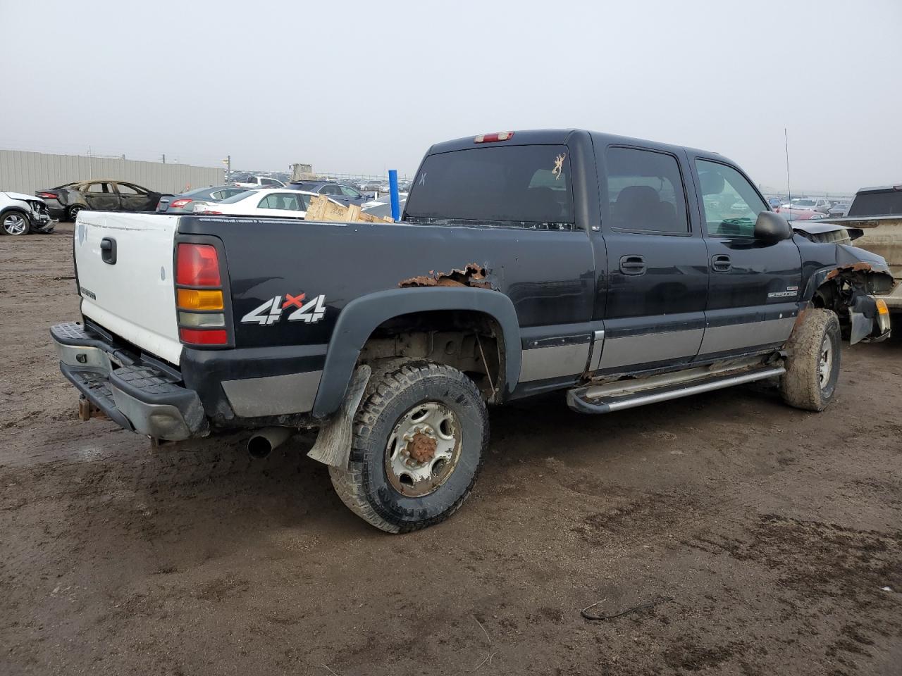 Photo 2 VIN: 1GTHK23152F181013 - GMC SIERRA 