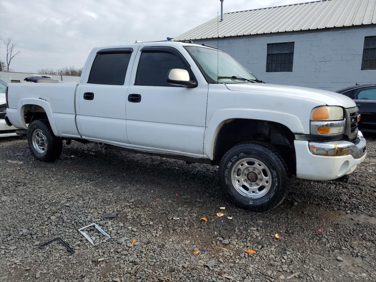 Photo 3 VIN: 1GTHK23154F171018 - GMC SIERRA 